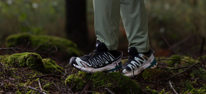 Wandelen op sportschoenen? Waarom wandelschoenen beter zijn